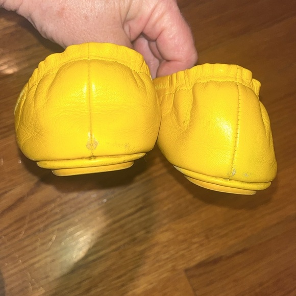 Tory Burch bright yellow ballet styled flats size 7 - Picture 5 of 16